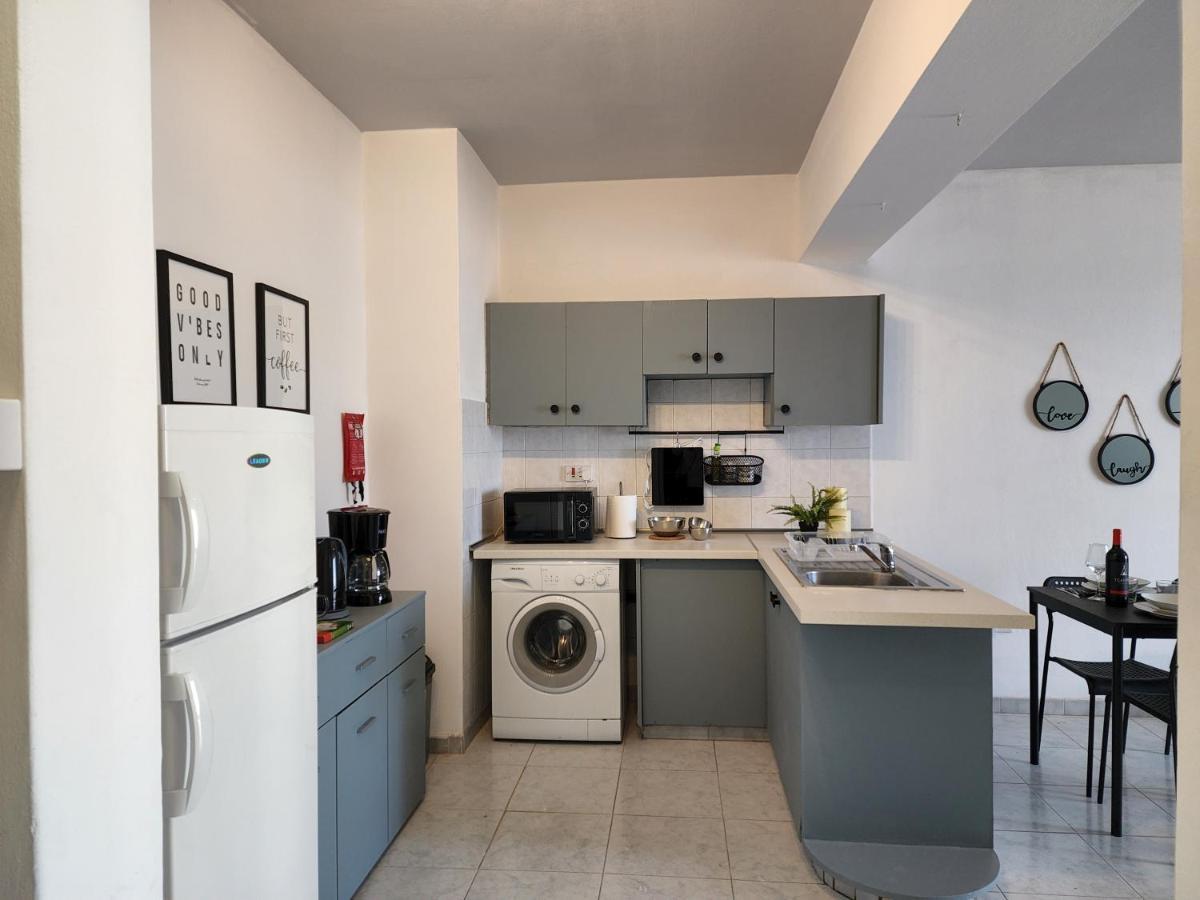 Kay'S City & Seaview One Bedroom Apartment Larnaca Exterior foto